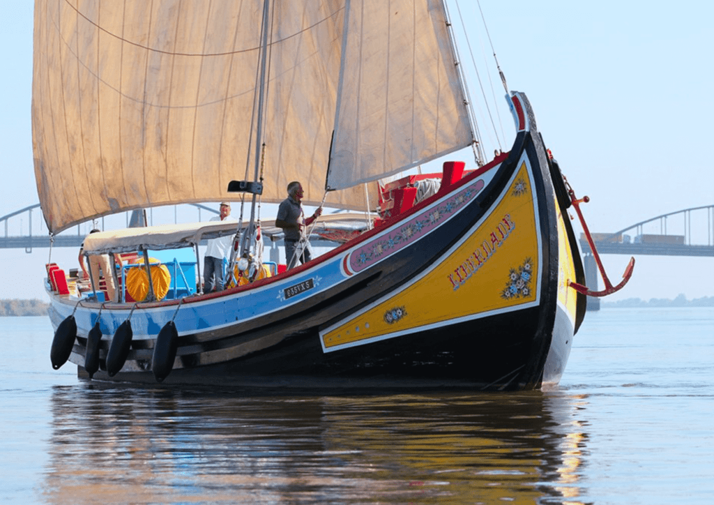 Barco Varino Liberdade em Vila Franca de Xira